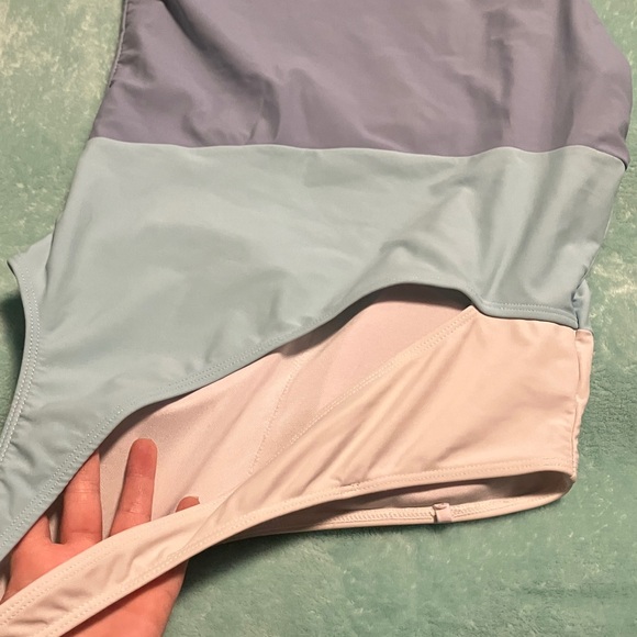 Colorblock One-Piece Swimsuit - Picture 6 of 7